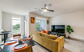 Downtown Apartment With Riverwalk Views Free Parking Pet Friendly Centrally Located On The Riverwalk